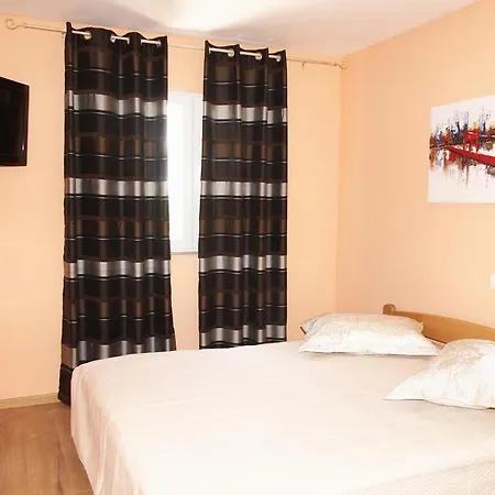 Apartment 9129c *